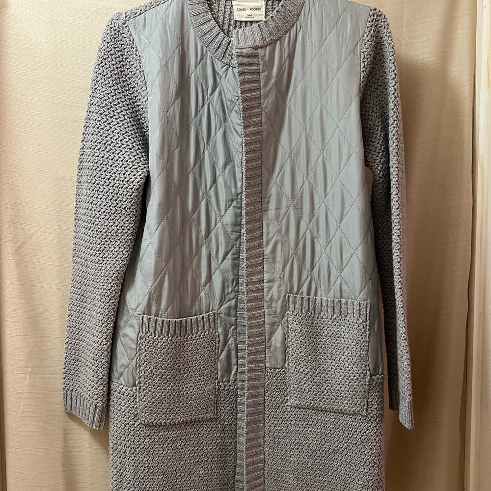Loved + Adored BOGO Stylish Gray Quilted Cardigan size small Metallic Grey ⚫️